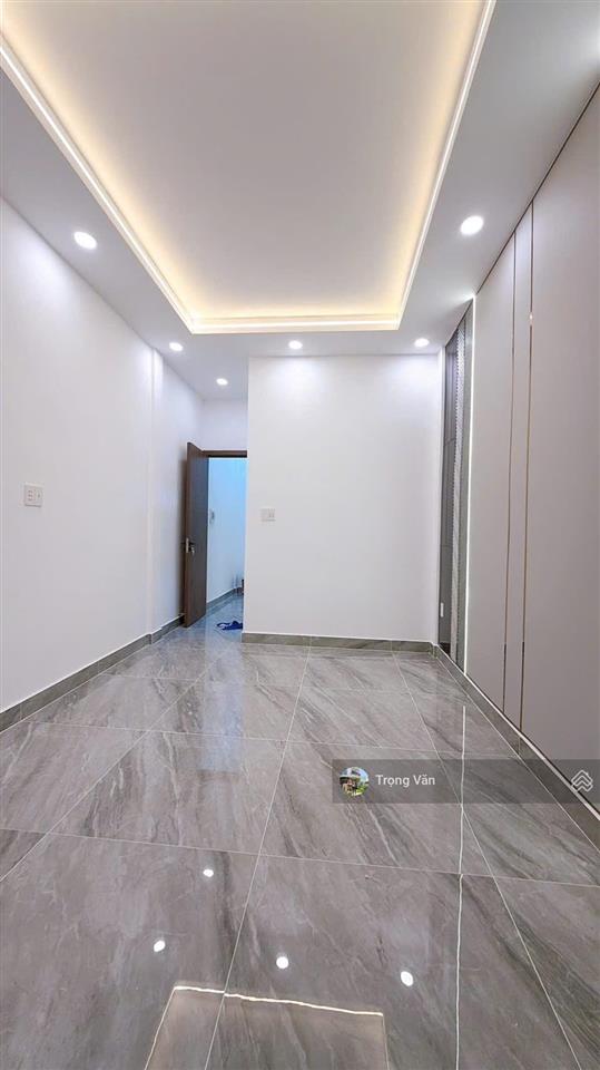 Chỉ 5,6 tỷ  khu phân lô hẻm 4m hoàng diệu giáp q1  nhà mới 4 tầng như hình