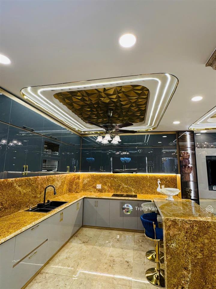 Xe hơi đỗ cửa  cạnh nhà thờ sao mai  nhà mới sổ 73,7m². chỉ 11,5 tỷ