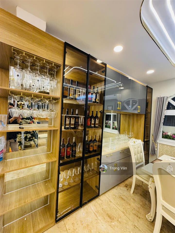Xe hơi đỗ cửa  cạnh nhà thờ sao mai  nhà mới sổ 73,7m². chỉ 11,5 tỷ