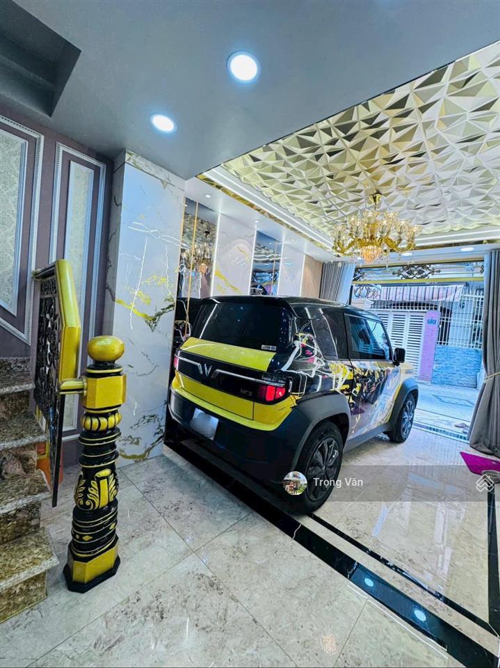 Xe hơi đỗ cửa  cạnh nhà thờ sao mai  nhà mới sổ 73,7m². chỉ 11,5 tỷ