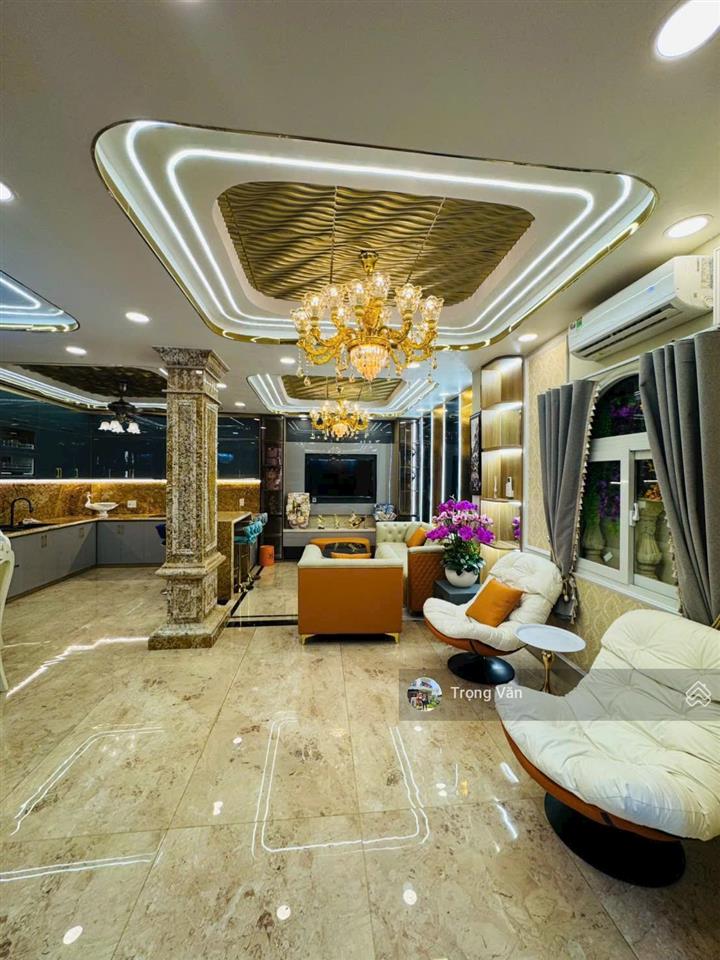 Xe hơi đỗ cửa  cạnh nhà thờ sao mai  nhà mới sổ 73,7m². chỉ 11,5 tỷ