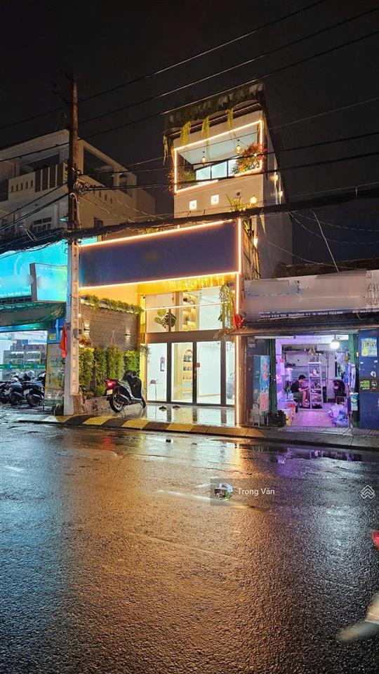 Nhà mặt tiền phan văn trị  4 tầng 6 pn  dt 63m² đất (ngang 5,3m). chỉ 11,6 tỷ