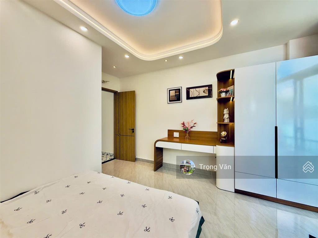 Chỉ 10,55 tỷ  mặt tiền trường sa view đẹp  nhà mới 5 tầng  ngang 4,48m