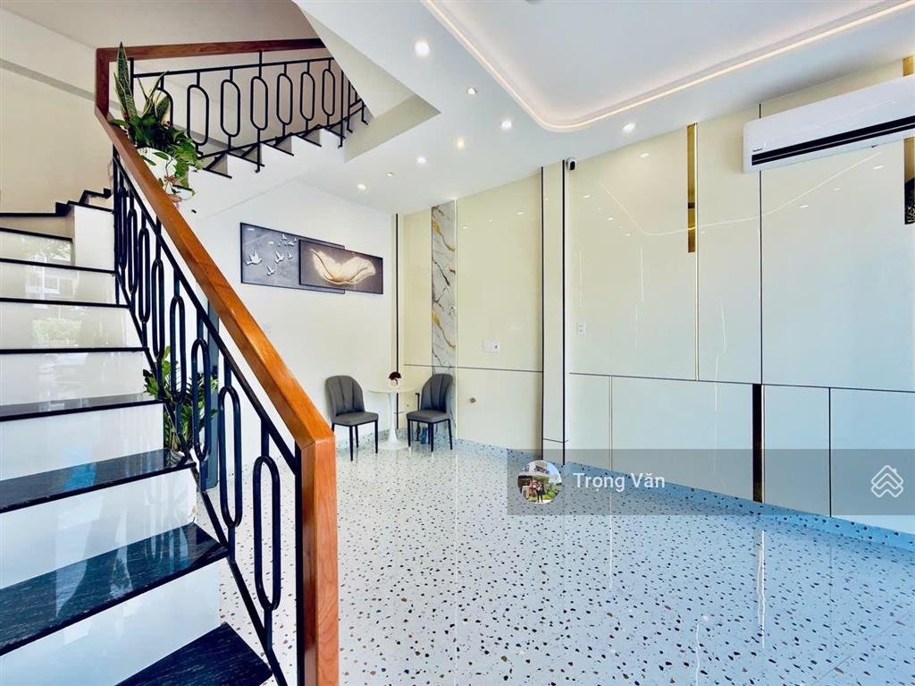 Chỉ 10,55 tỷ  mặt tiền trường sa view đẹp  nhà mới 5 tầng  ngang 4,48m
