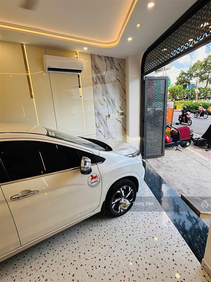Chỉ 10,55 tỷ  mặt tiền trường sa view đẹp  nhà mới 5 tầng  ngang 4,48m