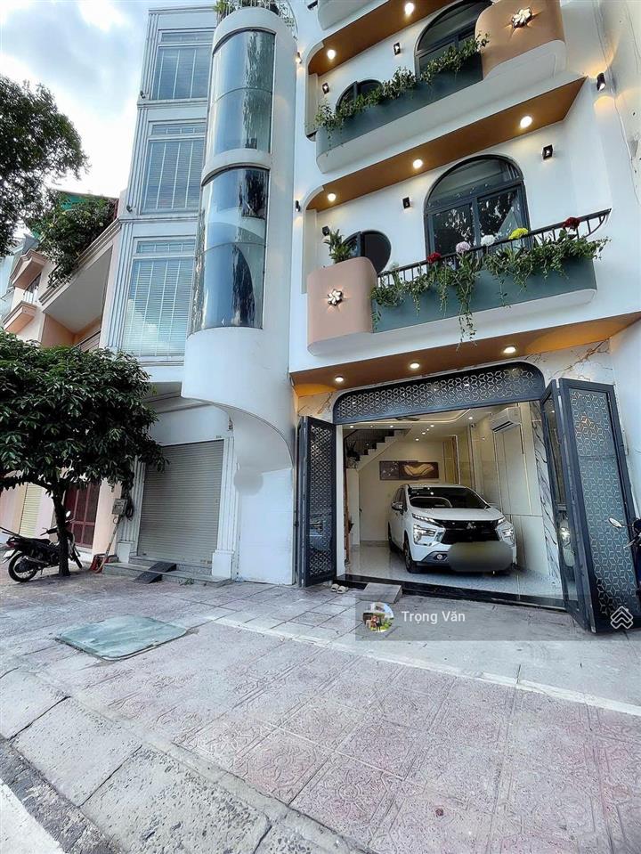 Chỉ 10,55 tỷ  mặt tiền trường sa view đẹp  nhà mới 5 tầng  ngang 4,48m
