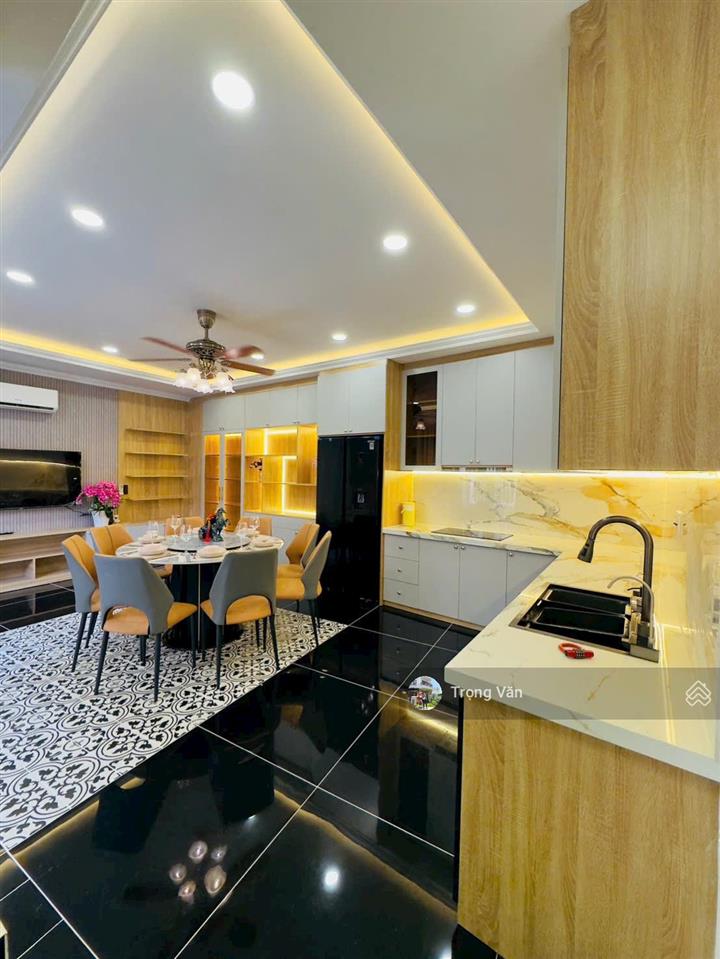 Nhà thật  giáp bắc hải q10  chỉ 6,7 tỷ  sổ hồng 72,27m² (ngang 15m)  nhà lung linh 3pn 4wc