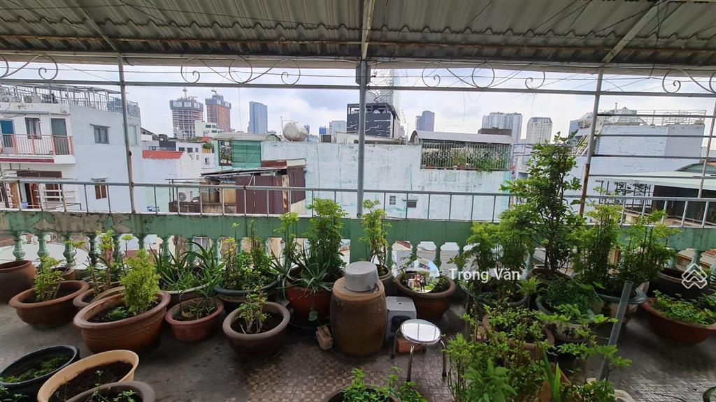 Diện tích khủng 165m²  có thể tách thành 2 căn  xe hơi đỗ cửa  nhà cũ 5 tầng hc đủ. giá 19,5 tỷ