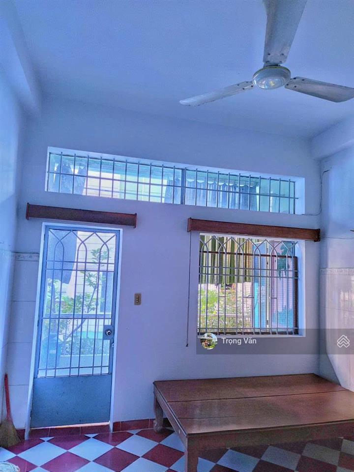 Diện tích khủng 165m²  có thể tách thành 2 căn  xe hơi đỗ cửa  nhà cũ 5 tầng hc đủ. giá 19,5 tỷ