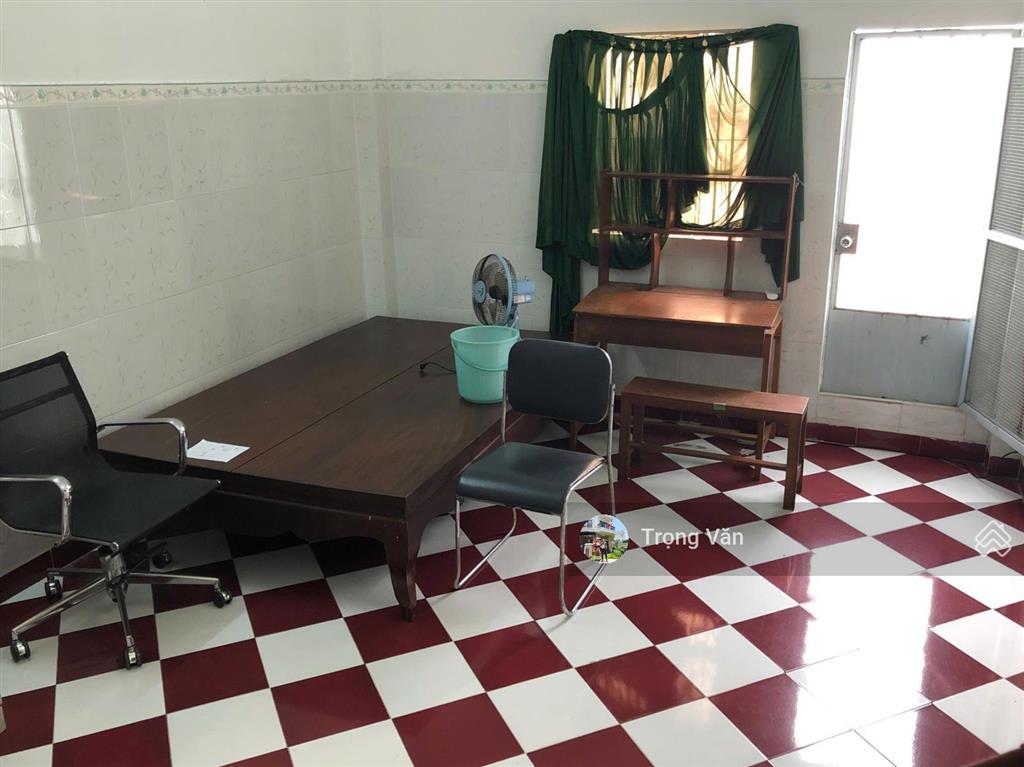 Diện tích khủng 165m²  có thể tách thành 2 căn  xe hơi đỗ cửa  nhà cũ 5 tầng hc đủ. giá 19,5 tỷ