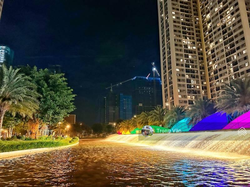 Bán nhanh nhà mặt phố manhattan khu đô thị vin q9  nhà 5 tầng + 1 tum hc đủ. giá 23 tỷ