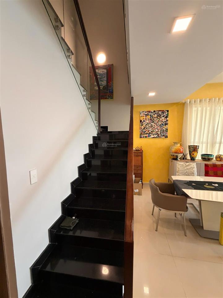 Foreigner quota hiếm  duplex penthouse 162,2m2  lucky palace novaland. giá tốt 10,5 tỷ