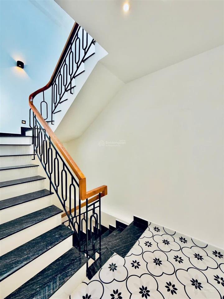 Chỉ 9 tỷ 950  mặt tiền trường sa view đẹp  nhà mới 5 tầng  ngang 4,48m
