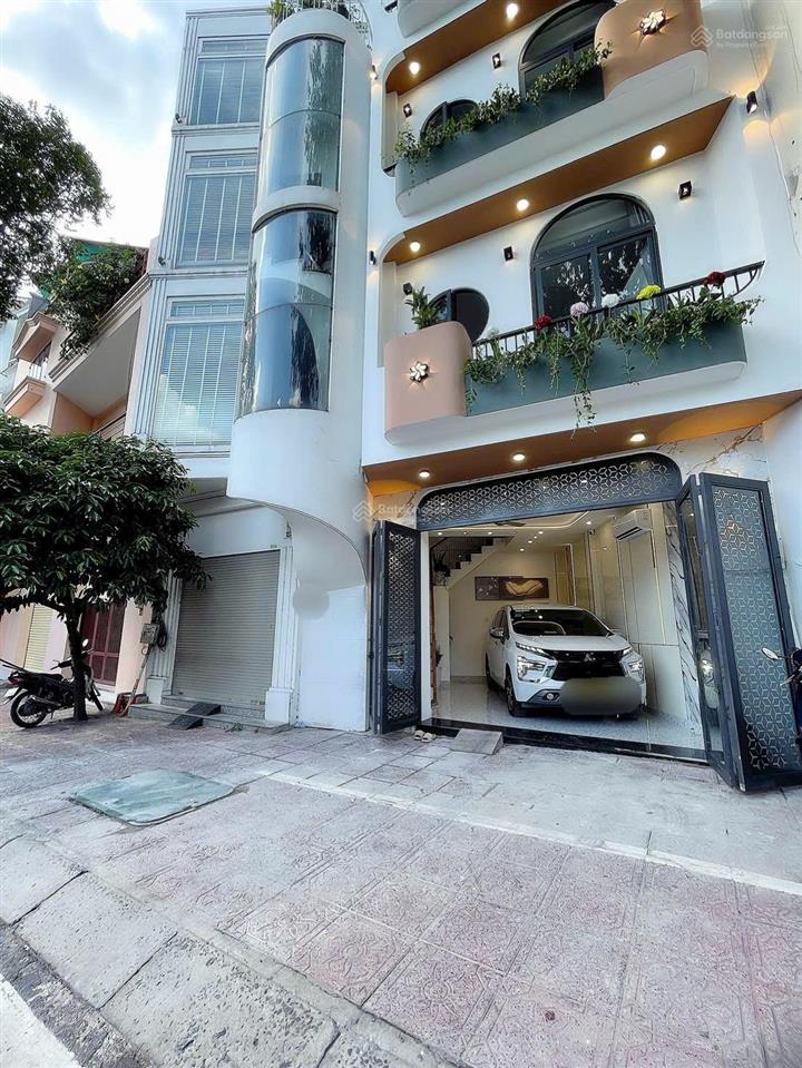 Chỉ 9 tỷ 950  mặt tiền trường sa view đẹp  nhà mới 5 tầng  ngang 4,48m