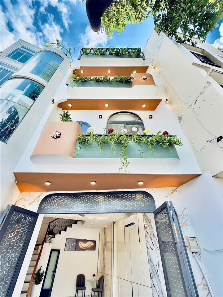 Chỉ 9 tỷ 950  mặt tiền trường sa view đẹp  nhà mới 5 tầng  ngang 4,48m