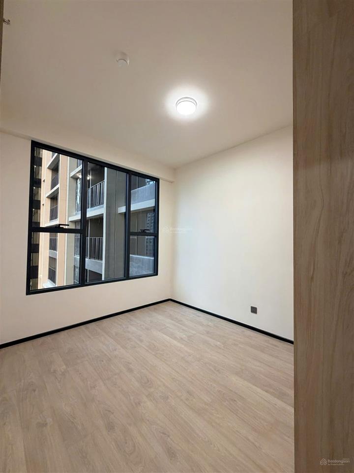 Bán căn 53,8m2 tầng 23 cây xanh giá chỉ 3,7 tỷ bc đông nam.  0333 669 ***