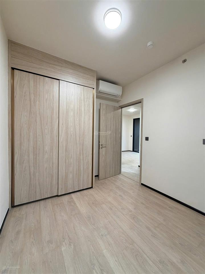 Bán căn 53,8m2 tầng 23 cây xanh giá chỉ 3,7 tỷ bc đông nam.  0333 669 ***