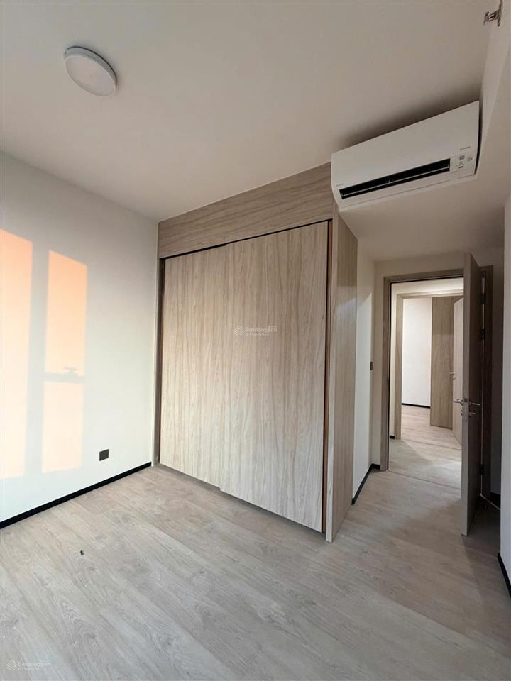 Bán căn 53,8m2 tầng 23 cây xanh giá chỉ 3,7 tỷ bc đông nam.  0333 669 ***