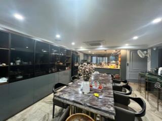 Biệt thự lão thành cách mạng  300m x 7t , mt 20m  lô góc  2 mặt tiền  vỉa hè  169 tỷ