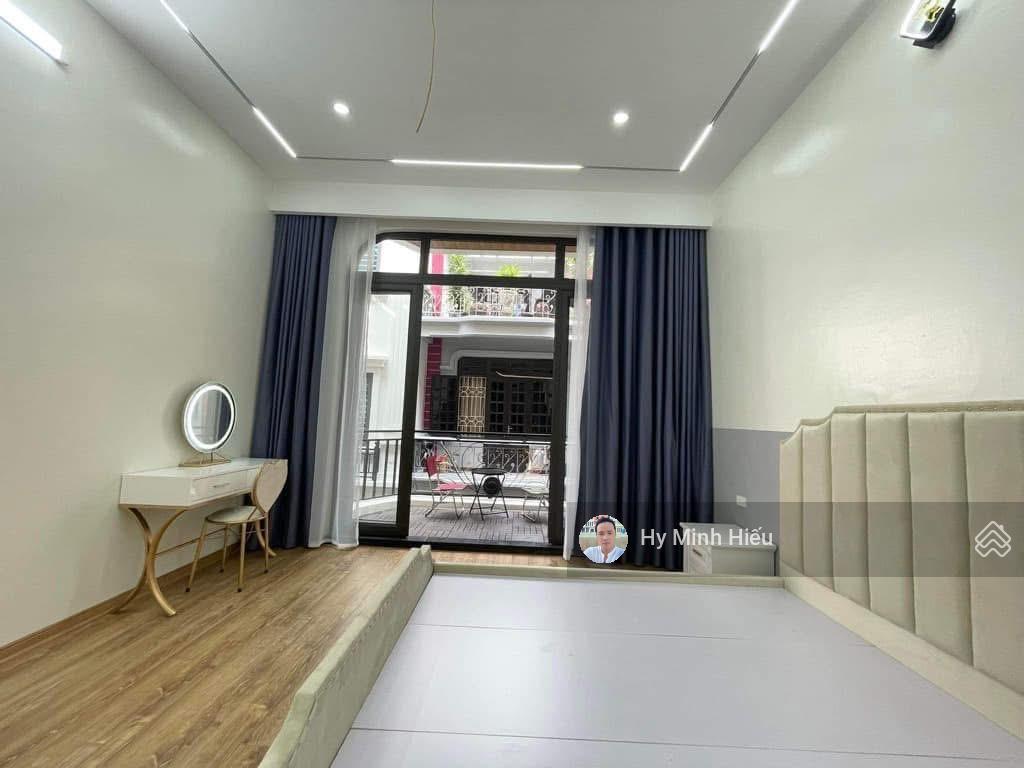 Phạm tuấn tài  ôtô tránh  phù hợp vp/kd  70m 5t giá 23,8 tỷ