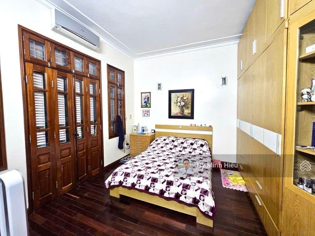 Trần quốc hoàn  55m x 5t, mt 5m ngõ thông  ở ngay  ô tô tránh  kinh doanh  23 tỷ