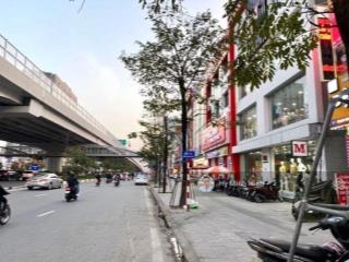 Building mp phạm văn đồng cầu giấy 200m x 8t thang máy  gpxd,pcccdòng tiền 100tr/tháng 57,5 tỷ