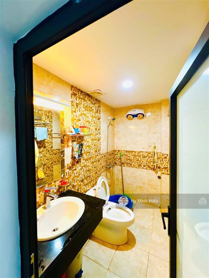 Chùa hà 60m x 5t, mt 4m  ô tô  gần phố ở ngay  tặng nội thất  18.5 tỷ