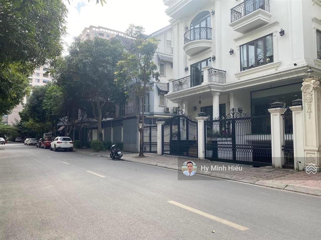 Bán biệt thự đơn lập mặt phố thọ tháp  189m2 x 4t, mt 14m  gần cv cầu giấy  giá 83 tỷ