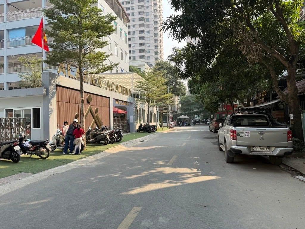 Bán biệt thự đơn lập mặt phố thọ tháp  189m2 x 4t, mt 14m  gần cv cầu giấy  giá 83 tỷ