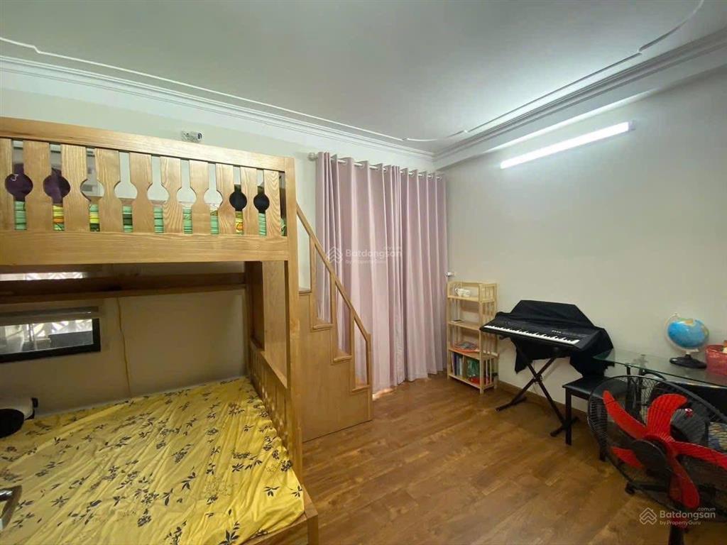 Chính chủ bán gấp nhà trước tết  ô tô đỗ cổng  nội thất cực đẹp