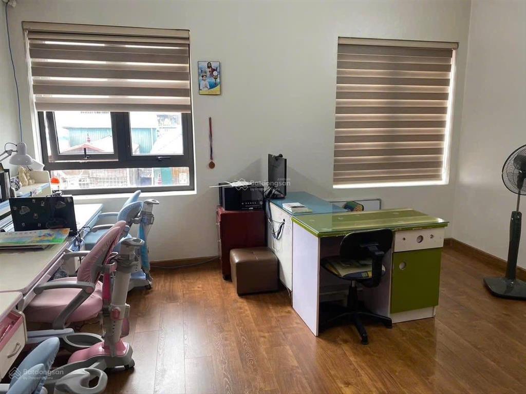 Chính chủ bán gấp nhà trước tết  ô tô đỗ cổng  nội thất cực đẹp