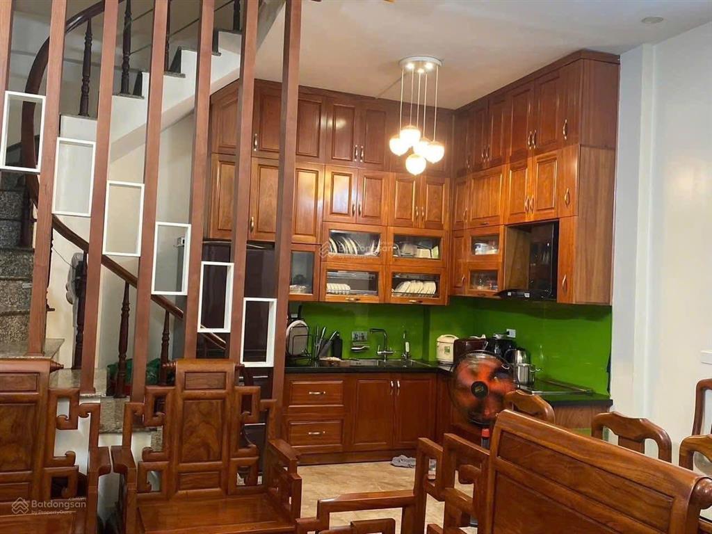 Chính chủ bán gấp nhà trước tết  ô tô đỗ cổng  nội thất cực đẹp