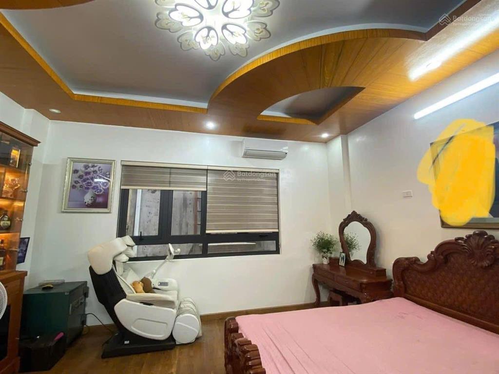 Chính chủ bán gấp nhà trước tết  ô tô đỗ cổng  nội thất cực đẹp