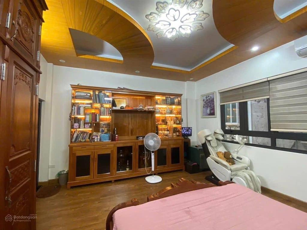 Chính chủ bán gấp nhà trước tết  ô tô đỗ cổng  nội thất cực đẹp