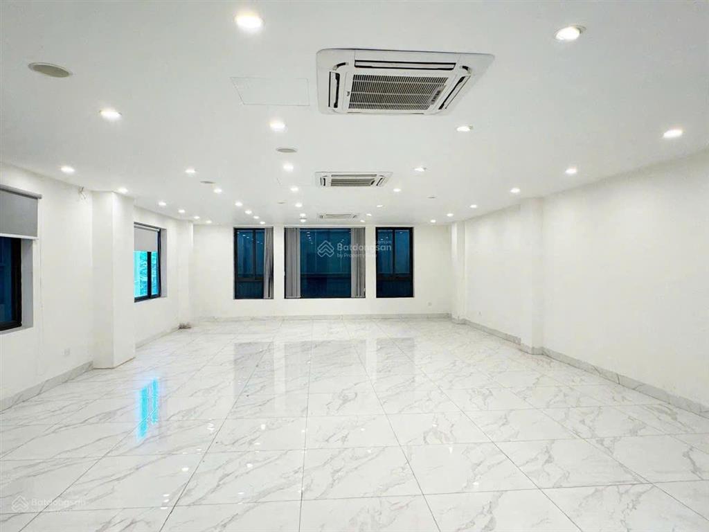 Giảm sốc 17 tỷ! diện tích 120m 10 tầng mặt tiền khủng vỉa hè 9m