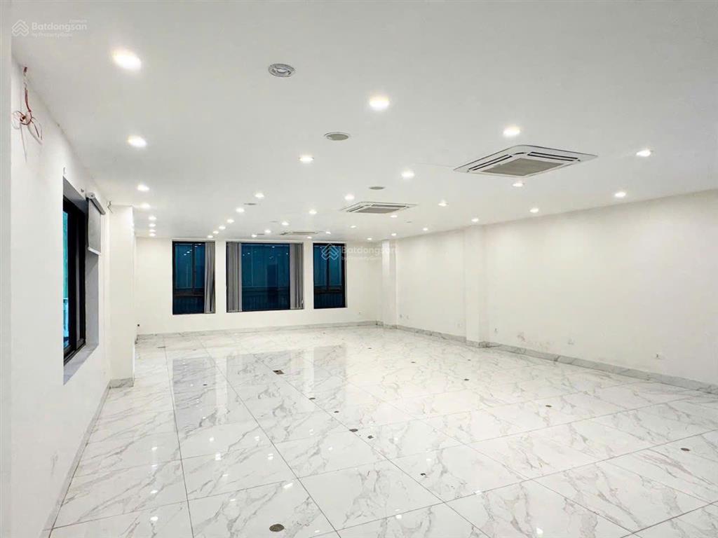 Giảm sốc 17 tỷ! diện tích 120m 10 tầng mặt tiền khủng vỉa hè 9m