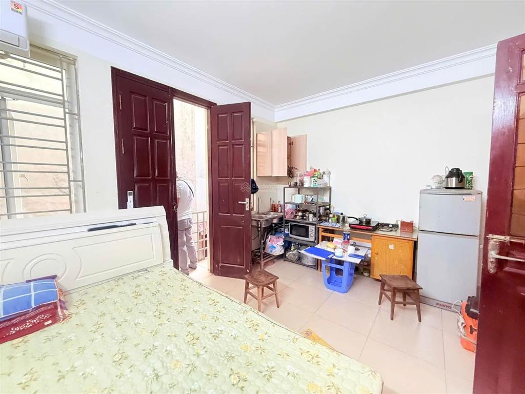Giảm gấp 500 triệu  bán gấp nhà 5 tầng  50 m2 giá hơn 6 tỷ