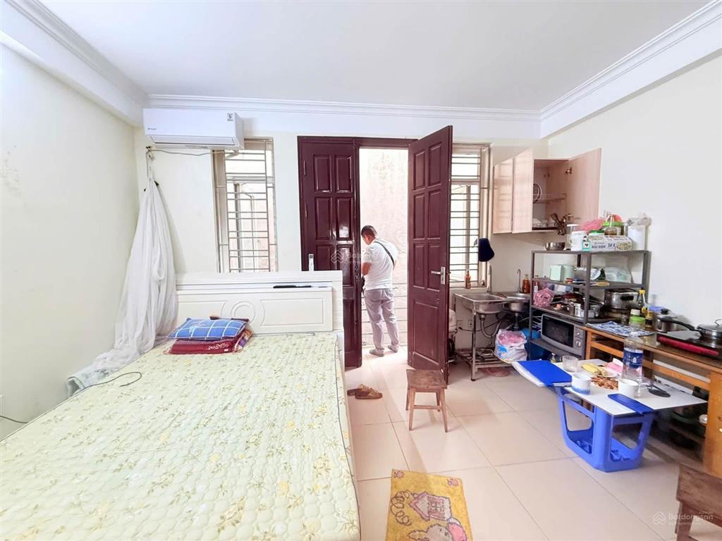 Giảm gấp 500 triệu  bán gấp nhà 5 tầng  50 m2 giá hơn 6 tỷ
