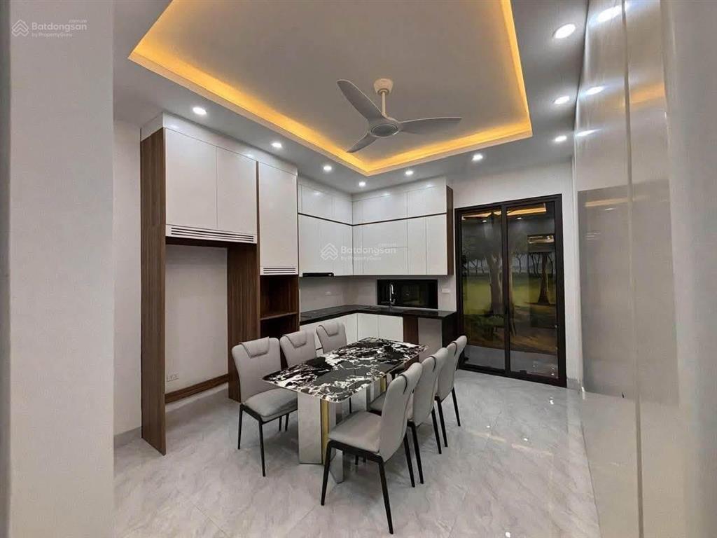 Cực hot  trung văn  4 tầng thang máy  giá hơn 9 tỷ
