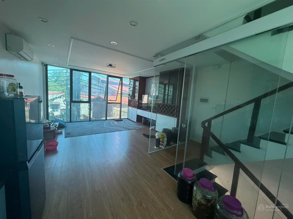 Bán nhà riêng 40m2 x 5 tầng tại đức thượng, hoài đức