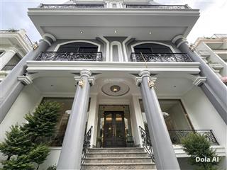 Bán khách sạn ba đình  doanh thu 4,5 tỷ/năm  full nội thất cao cấp.