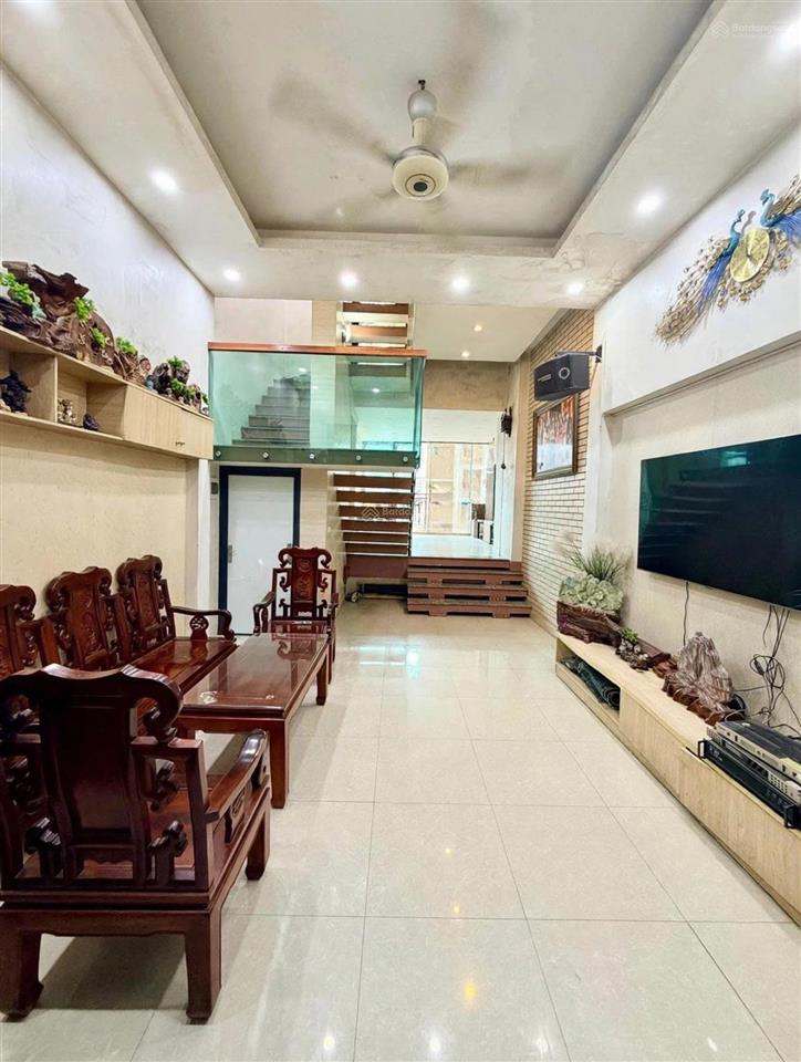 Cắt lỗ sâu bán nhà 5 tầng đại mỗ giao ngã tư vạn phúc
