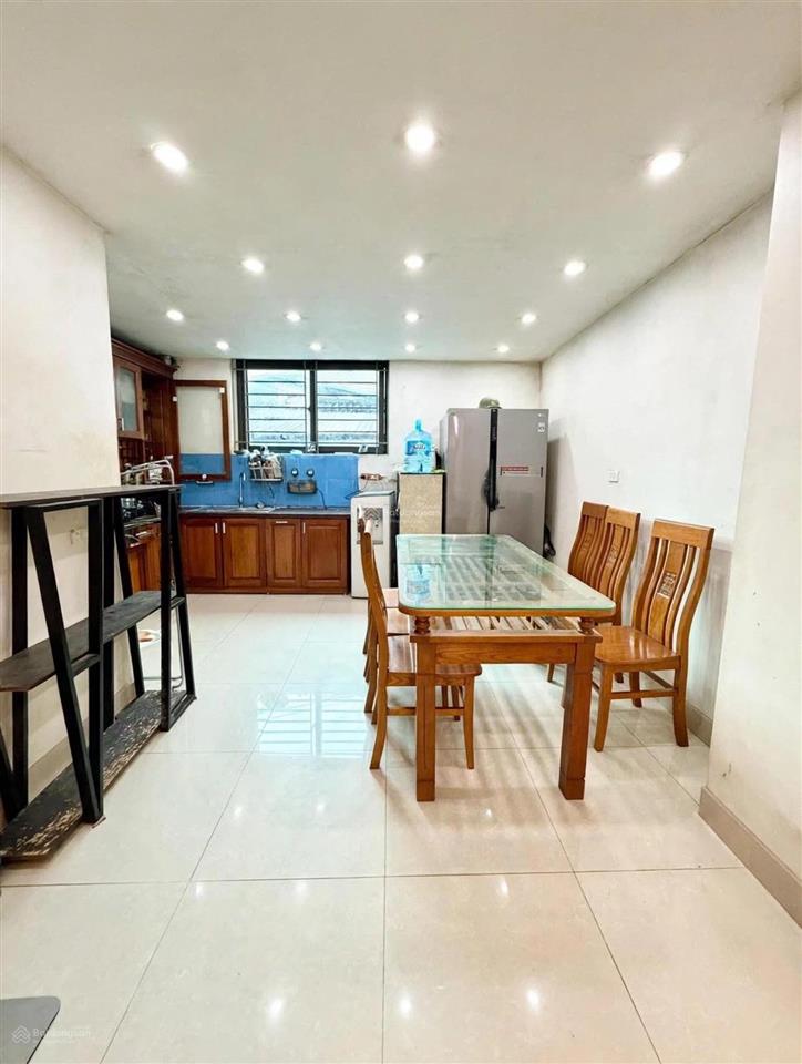 Cắt lỗ sâu bán nhà 5 tầng đại mỗ giao ngã tư vạn phúc