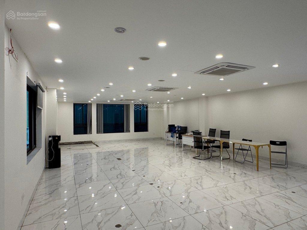 Chính chủ bán tòa building mặt phố trần vỹ  lô góc 120m2  full pccc + gpxd