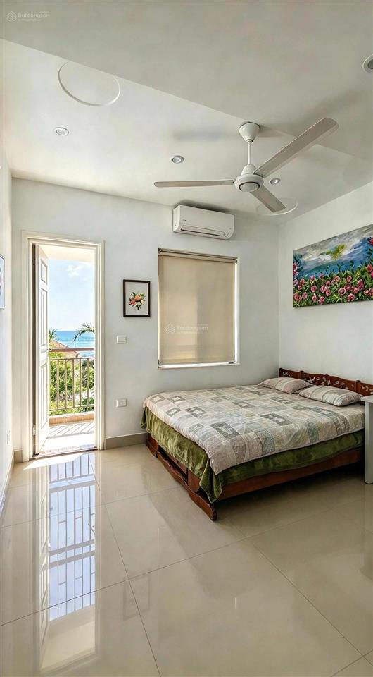 Hiếm! căn hộ 103m lô góc 3 ngủ thoáng sáng, sổ đỏ chính chủ