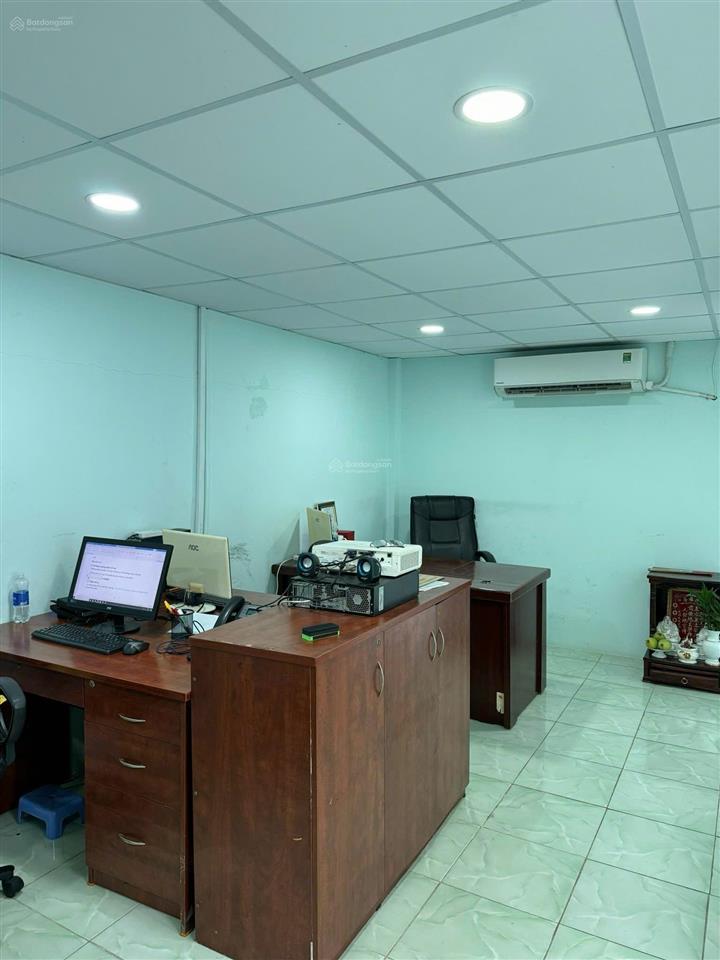Bán nhà 4.5x40m, tn 40triệu, mt đường số 37 kế lâm văn bền, q7