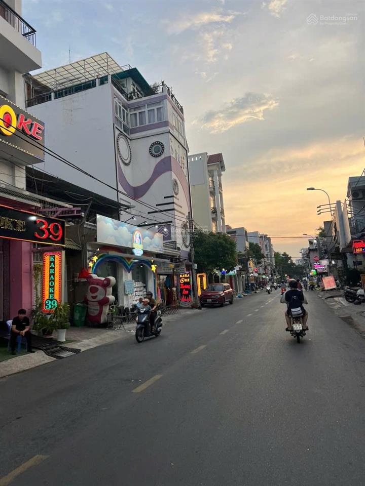 Bán nhà 4.5x40m, tn 40triệu, mt đường số 37 kế lâm văn bền, q7