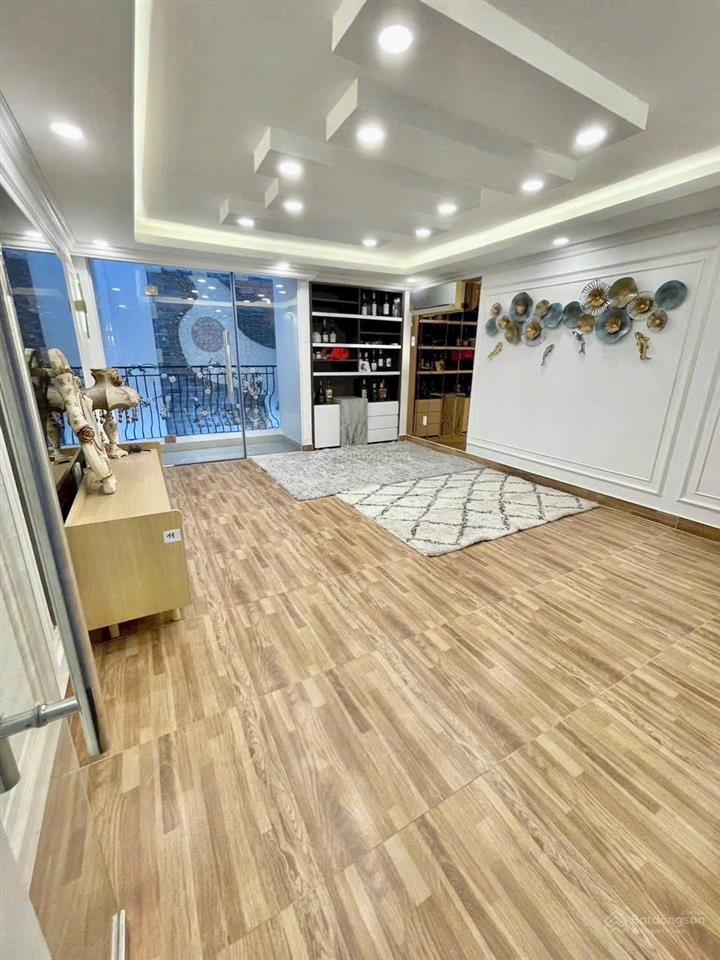 Cho thuê nhà đẹp full nt 4x20m, trệt 4lầu , đường số kế lâm văn bền, q.7