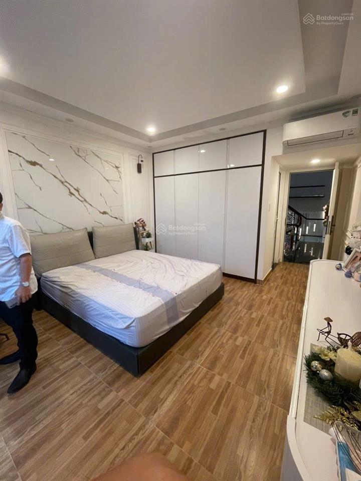 Cho thuê nhà đẹp full nt 4x20m, trệt 4lầu , đường số kế lâm văn bền, q.7