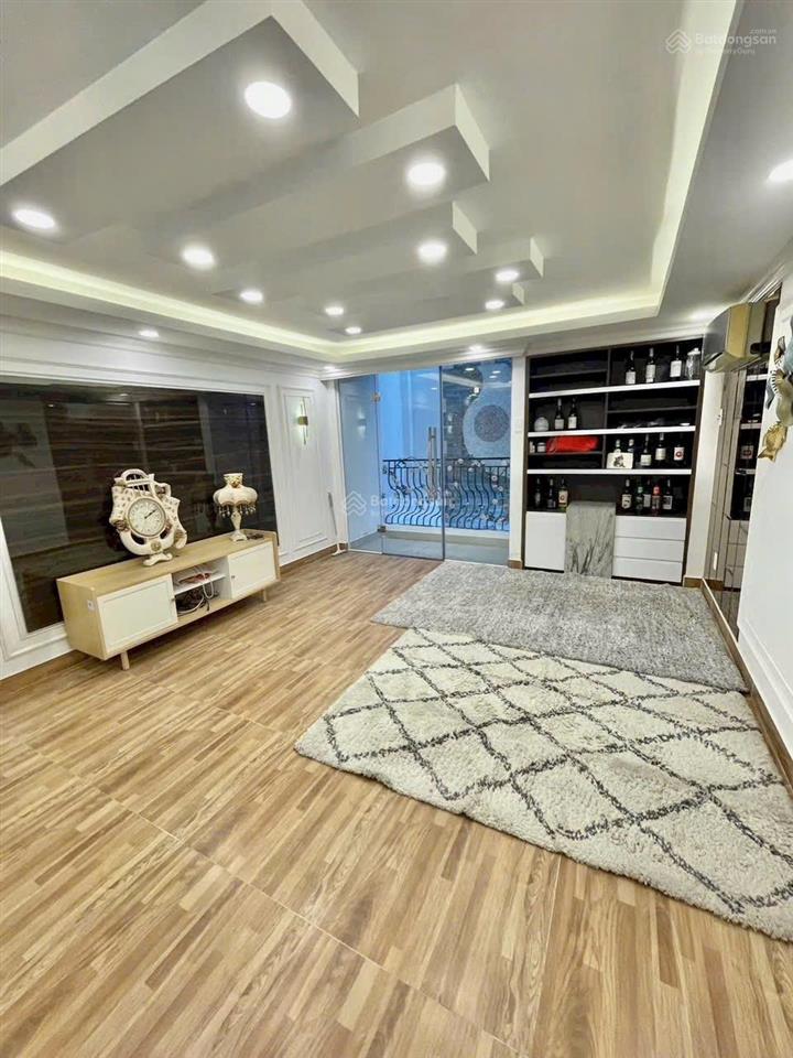 Cho thuê nhà đẹp full nt 4x20m, trệt 4lầu , đường số kế lâm văn bền, q.7